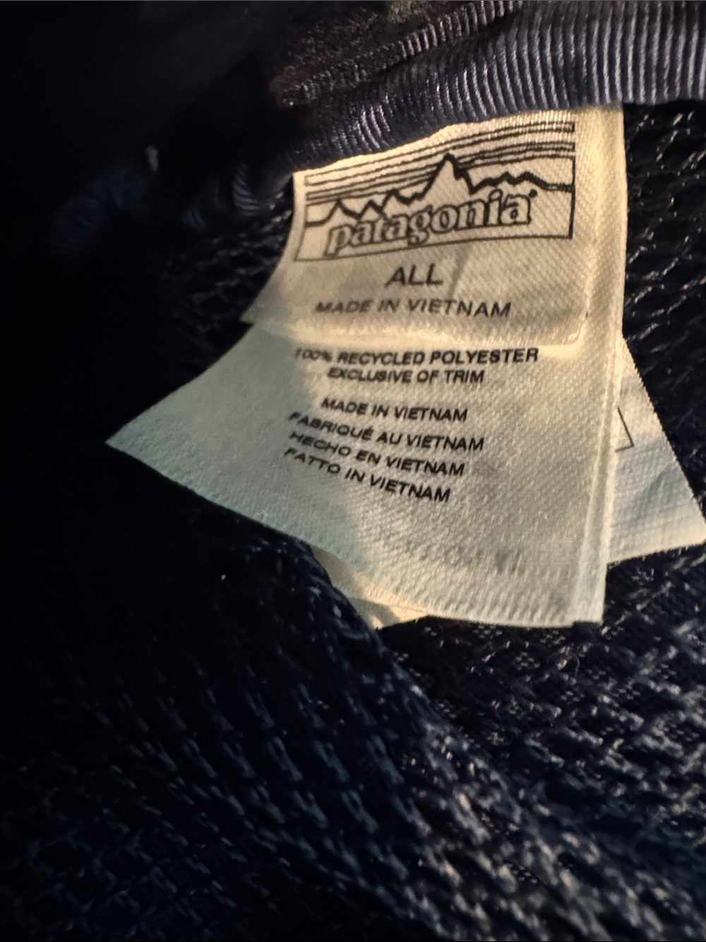 Patagonia Navy Belt Bag with Red Logo Patch - Picture 2 of 11